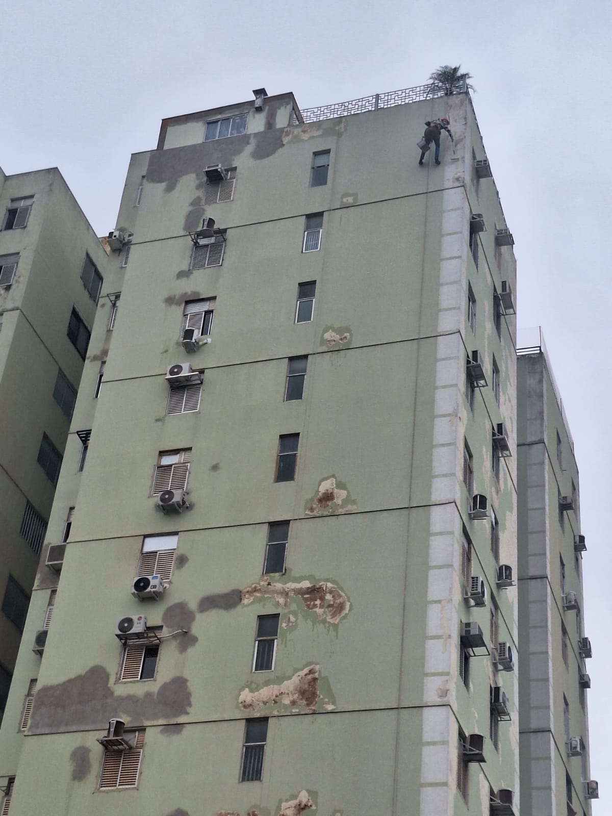Reforma e pintura predial de prédio em Cuiabá - vista 3